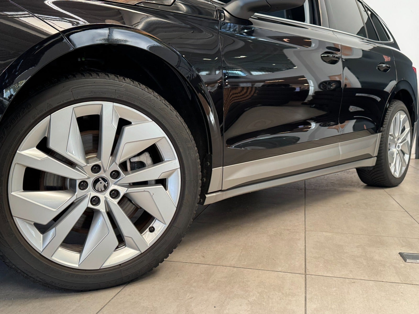 Sort Skoda Enyaq fra 2026