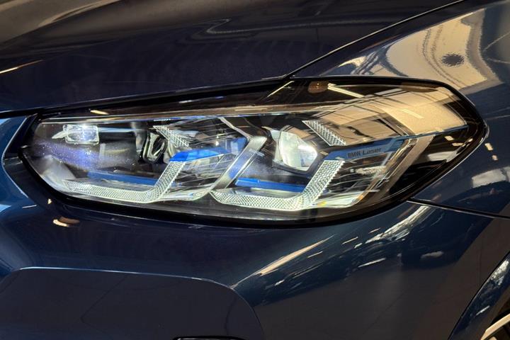 Blå BMW iX3 fra 2023