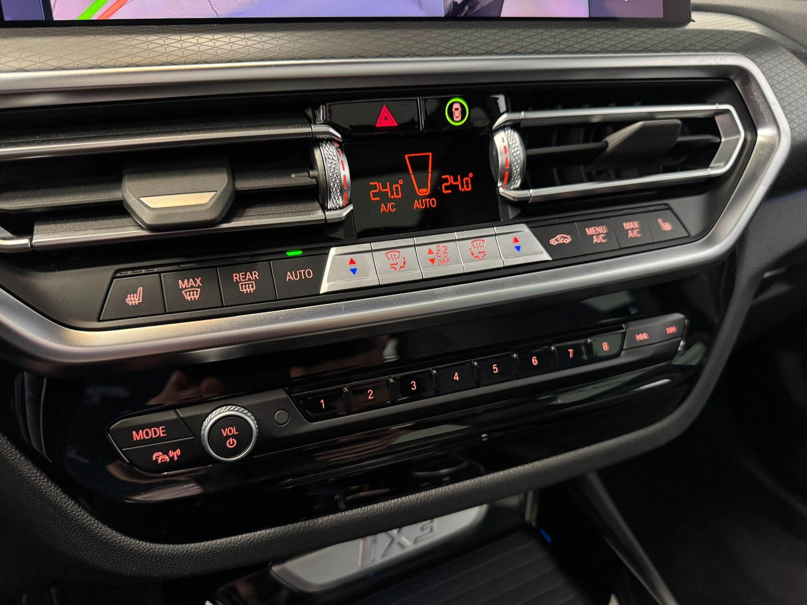 Blå BMW iX3 fra 2023