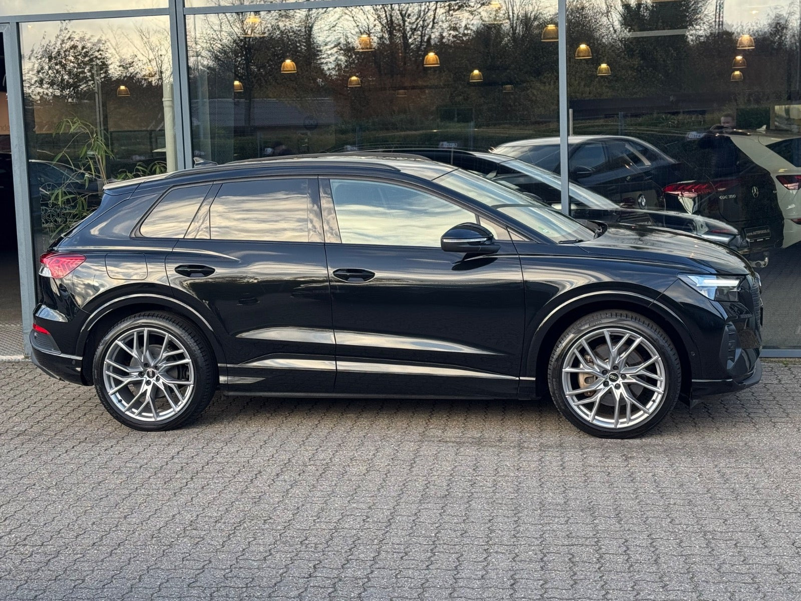 Sort Audi Q4 e-tron fra 2023