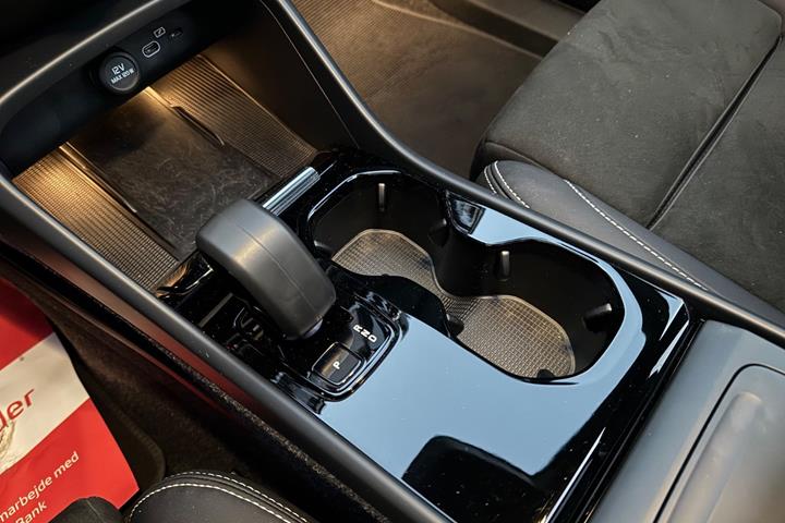Sort Volvo XC40 fra 2023