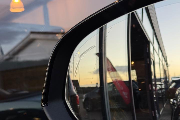 Sort Volvo XC40 fra 2023