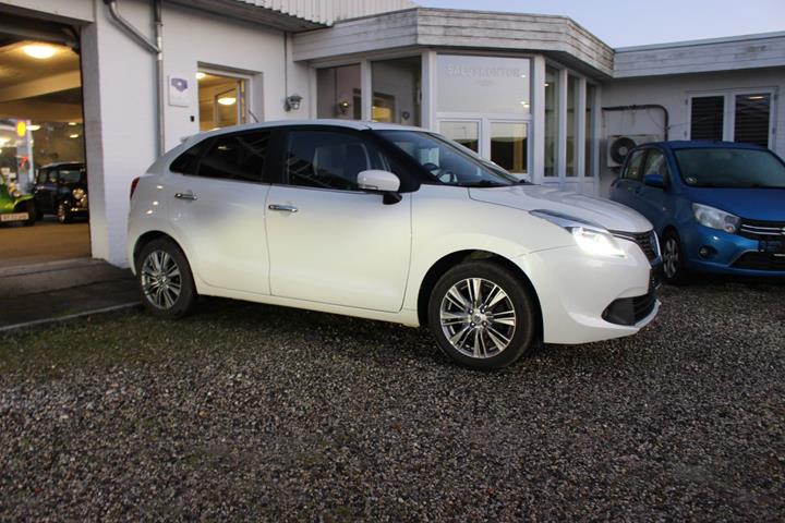 Hvid Suzuki Baleno fra 2016