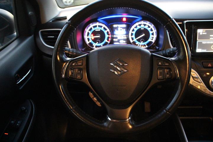 Hvid Suzuki Baleno fra 2016