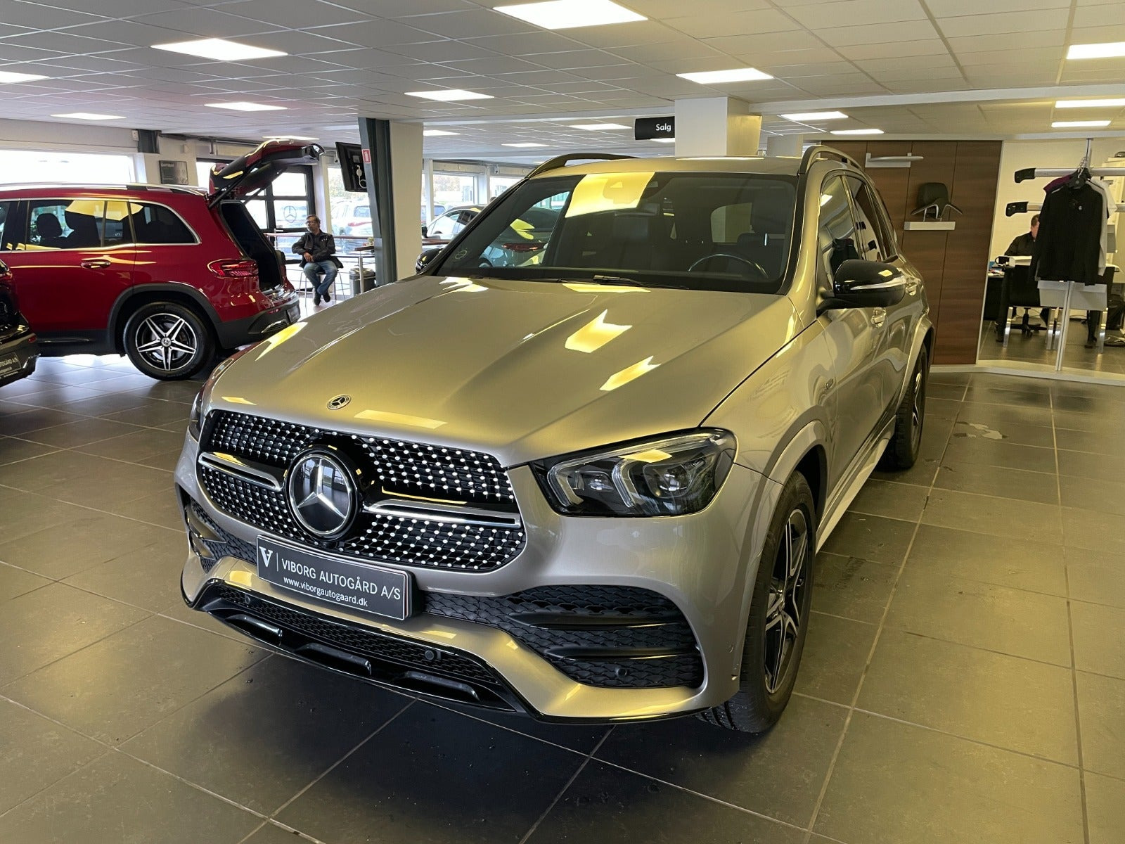 Beige Mercedes GLE350 de fra 2021