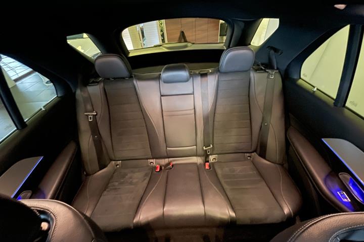 Beige Mercedes GLE350 de fra 2021