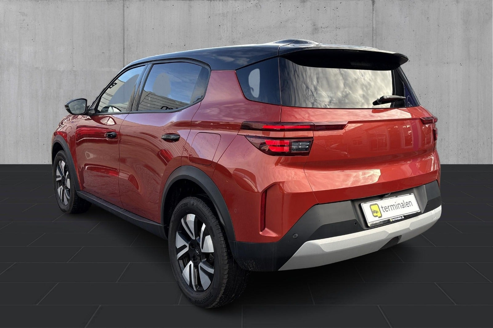 Orange Opel Frontera fra 2025