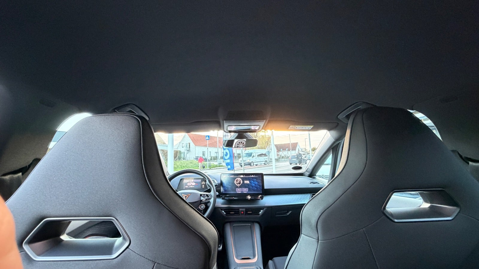 Hvid Cupra Born fra 2023