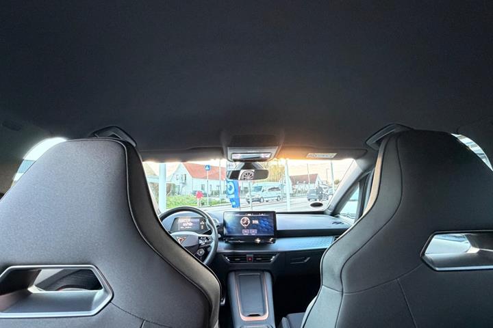 Hvid Cupra Born fra 2023