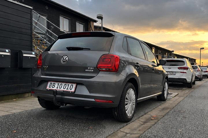 Grå VW Polo fra 2015