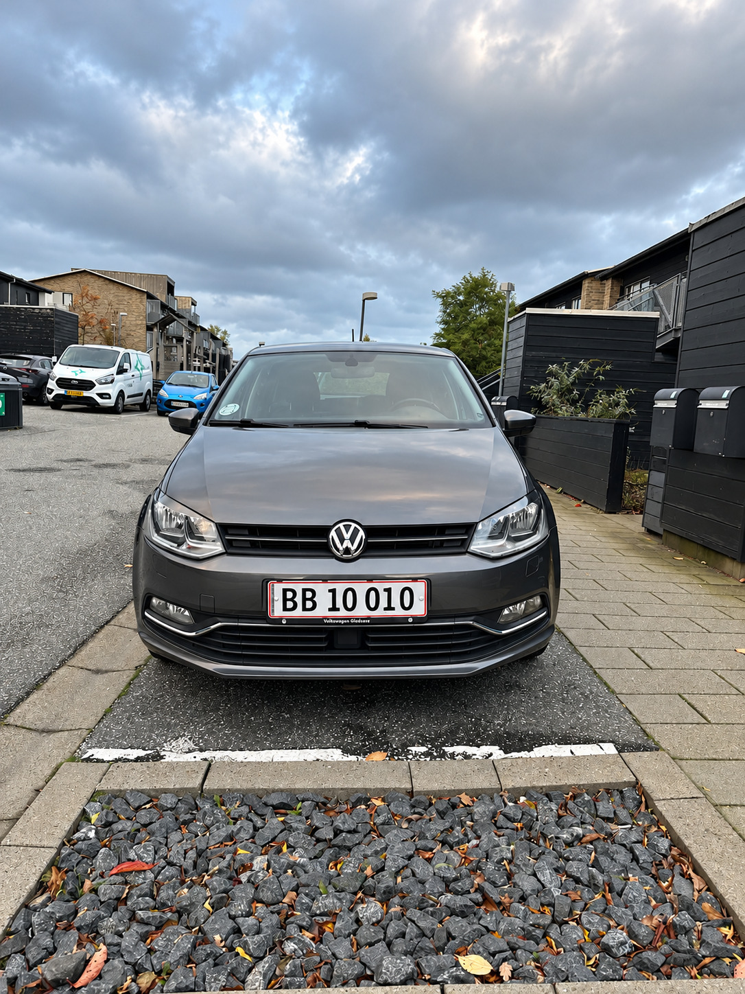 Grå VW Polo fra 2015