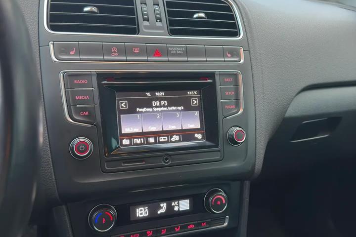 Grå VW Polo fra 2015