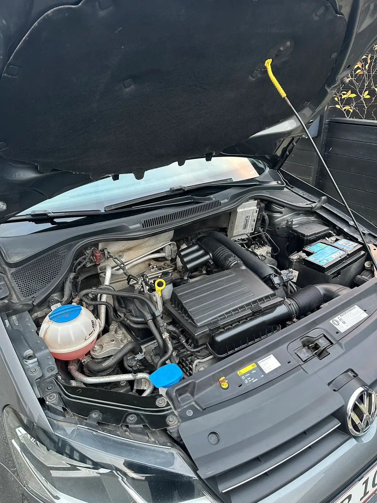 Grå VW Polo fra 2015
