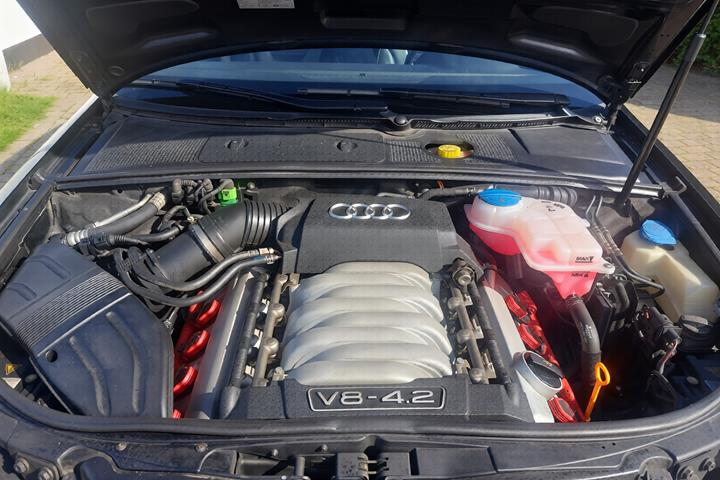 Sort Audi S4 fra 2005