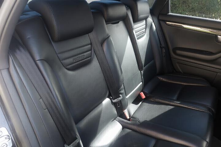 Sort Audi S4 fra 2005