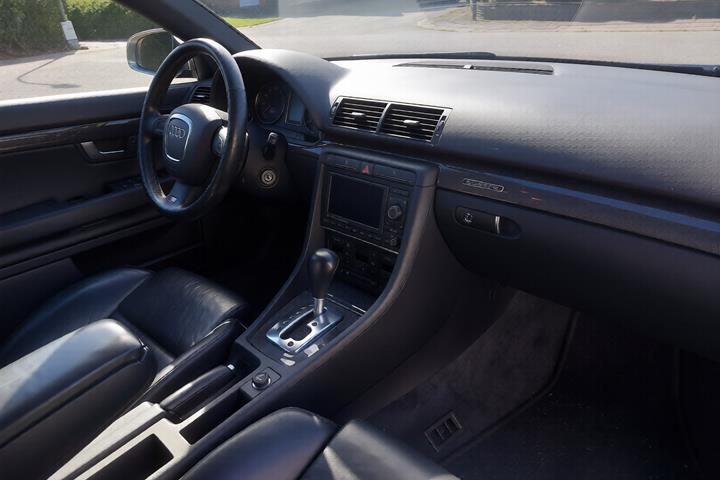 Sort Audi S4 fra 2005