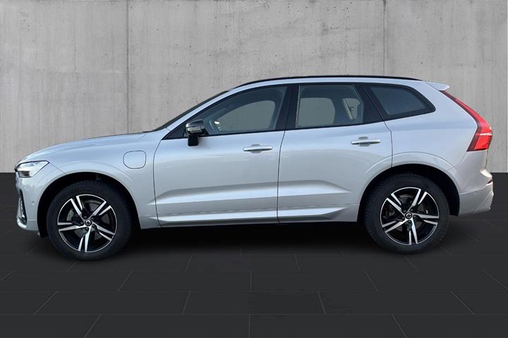 Grå Volvo XC60 fra 2022