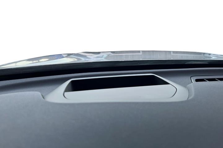 Grå Volvo XC60 fra 2022