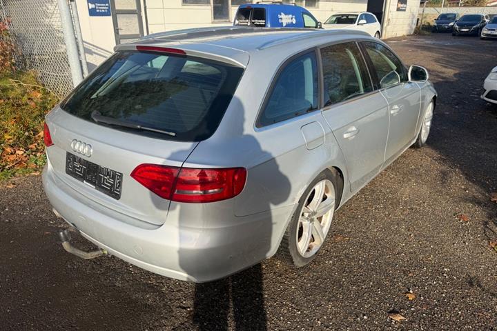 Grøn Audi A4 fra 2008