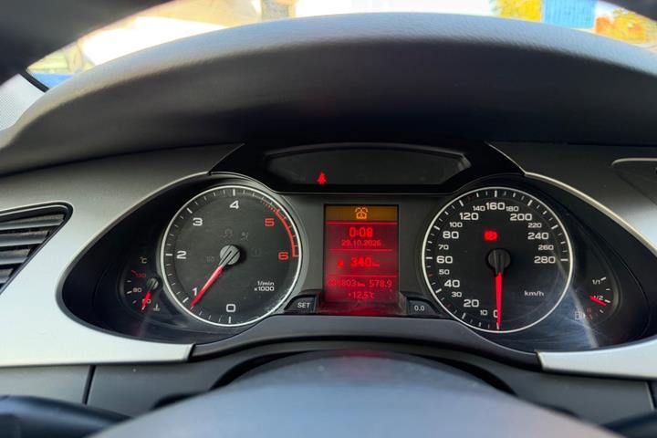 Grøn Audi A4 fra 2008