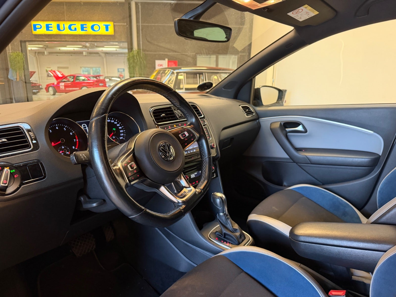 Blå VW Polo fra 2017