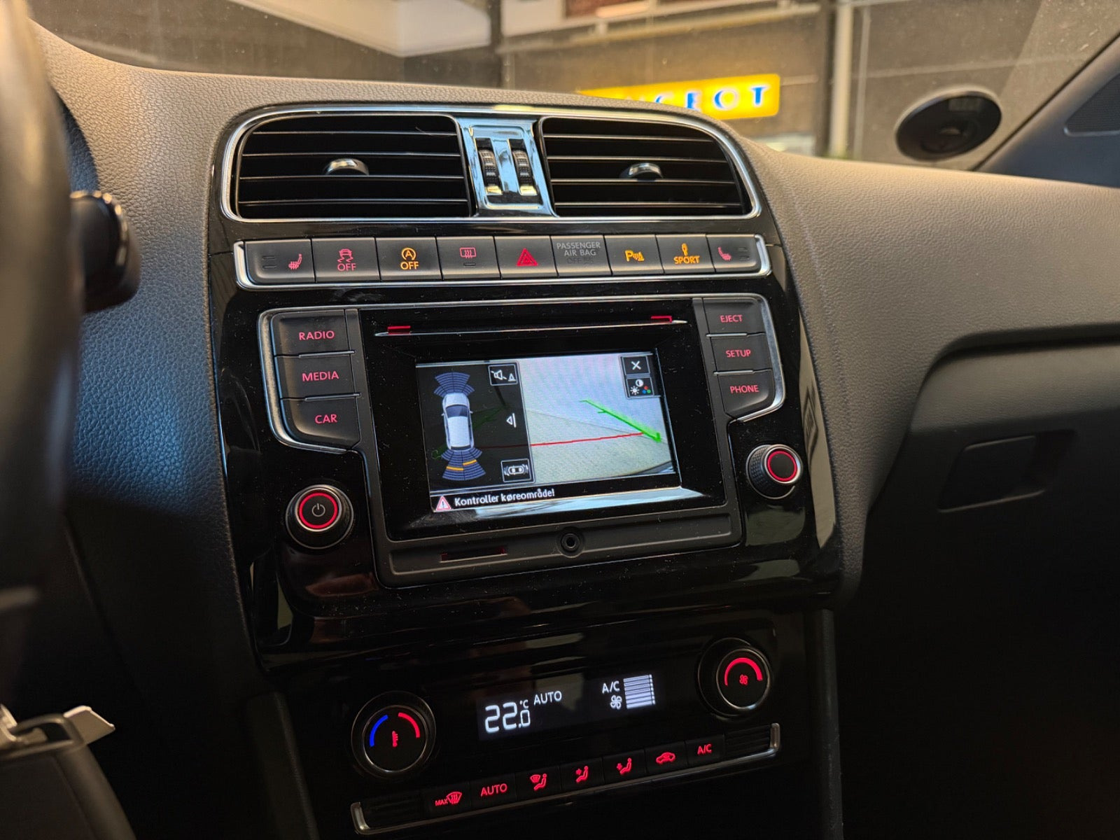 Blå VW Polo fra 2017