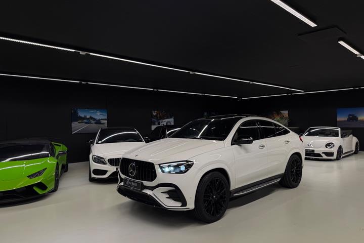 Sort Mercedes GLE350 de fra 2024