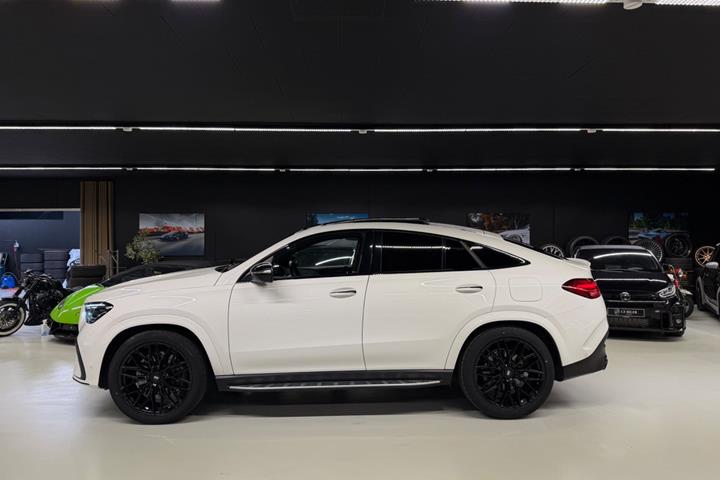Sort Mercedes GLE350 de fra 2024
