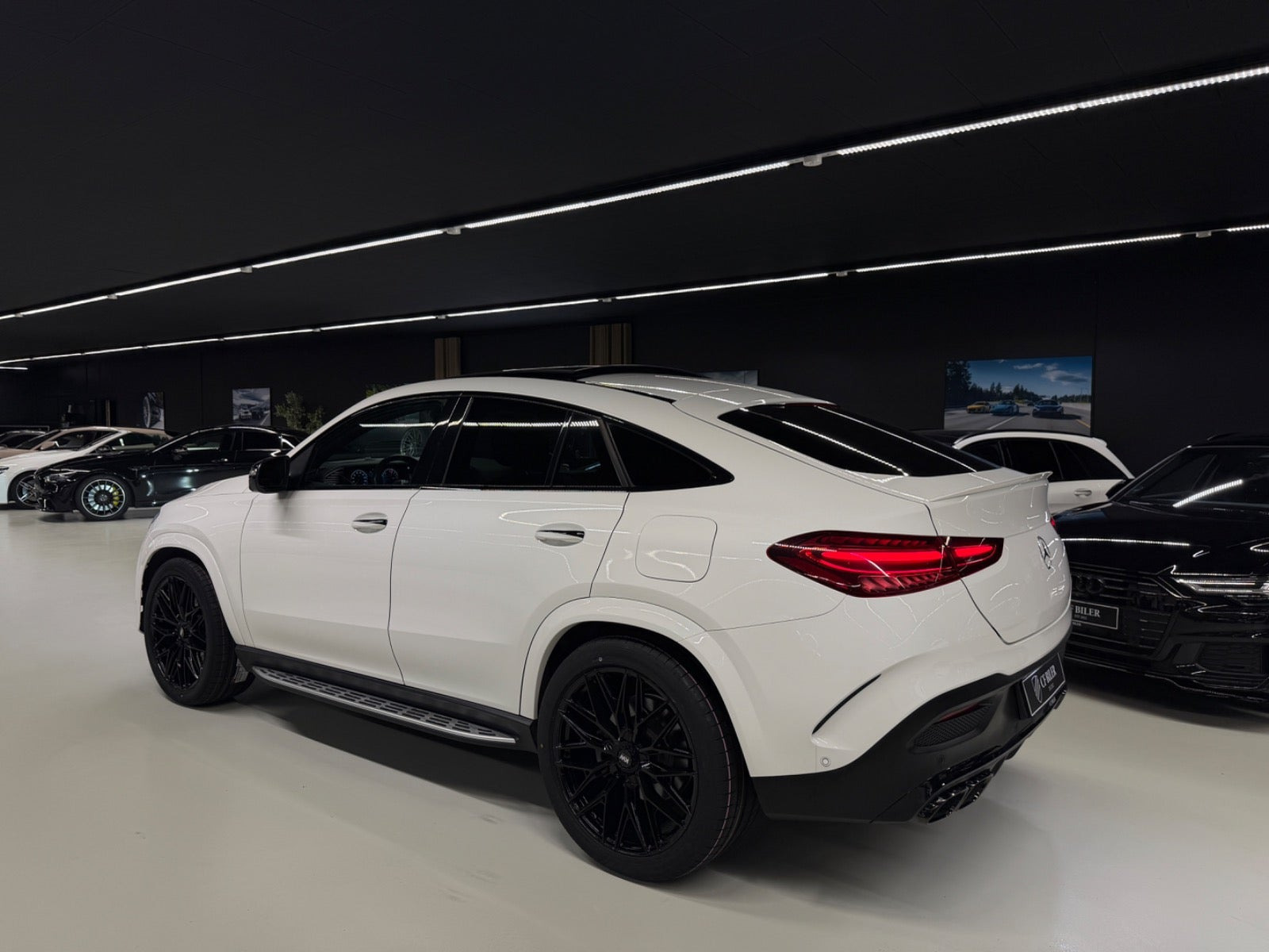 Sort Mercedes GLE350 de fra 2024