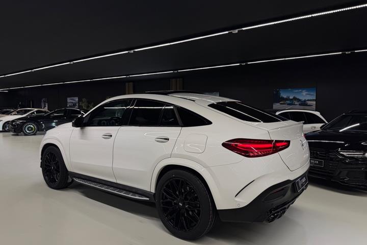 Sort Mercedes GLE350 de fra 2024