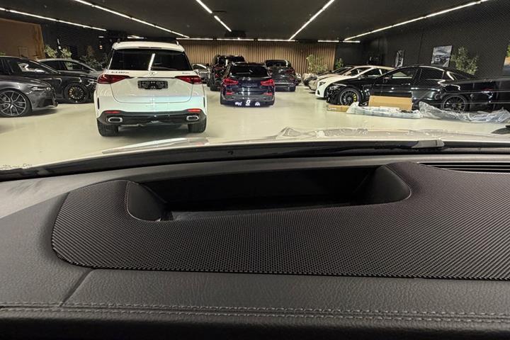 Sort Mercedes GLE350 de fra 2024