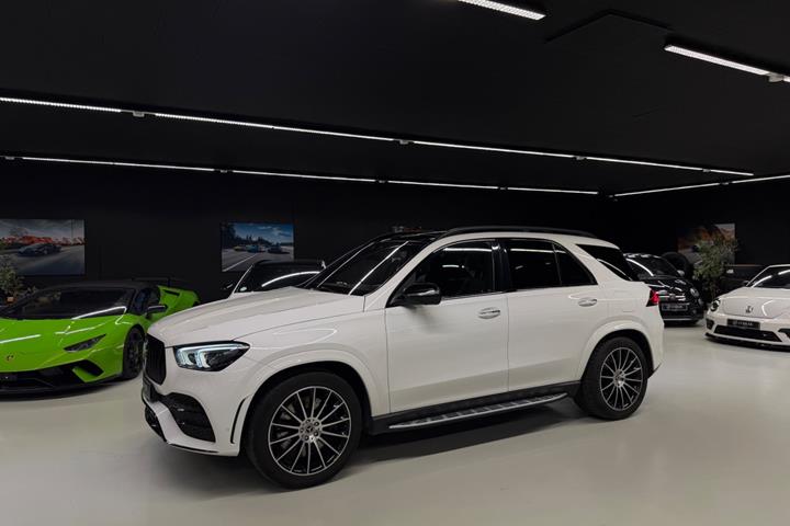 Grå Mercedes GLE350 de fra 2022