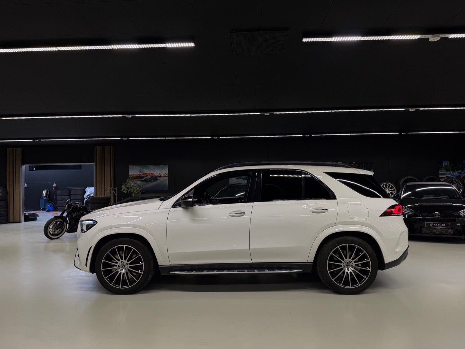 Grå Mercedes GLE350 de fra 2022