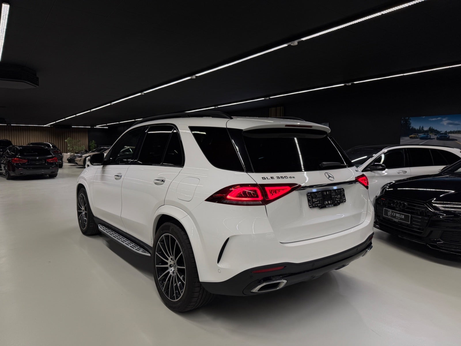 Grå Mercedes GLE350 de fra 2022