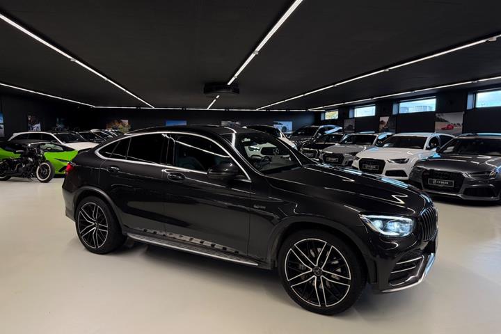 Gul Mercedes GLC43 fra 2020
