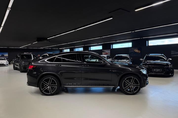 Gul Mercedes GLC43 fra 2020