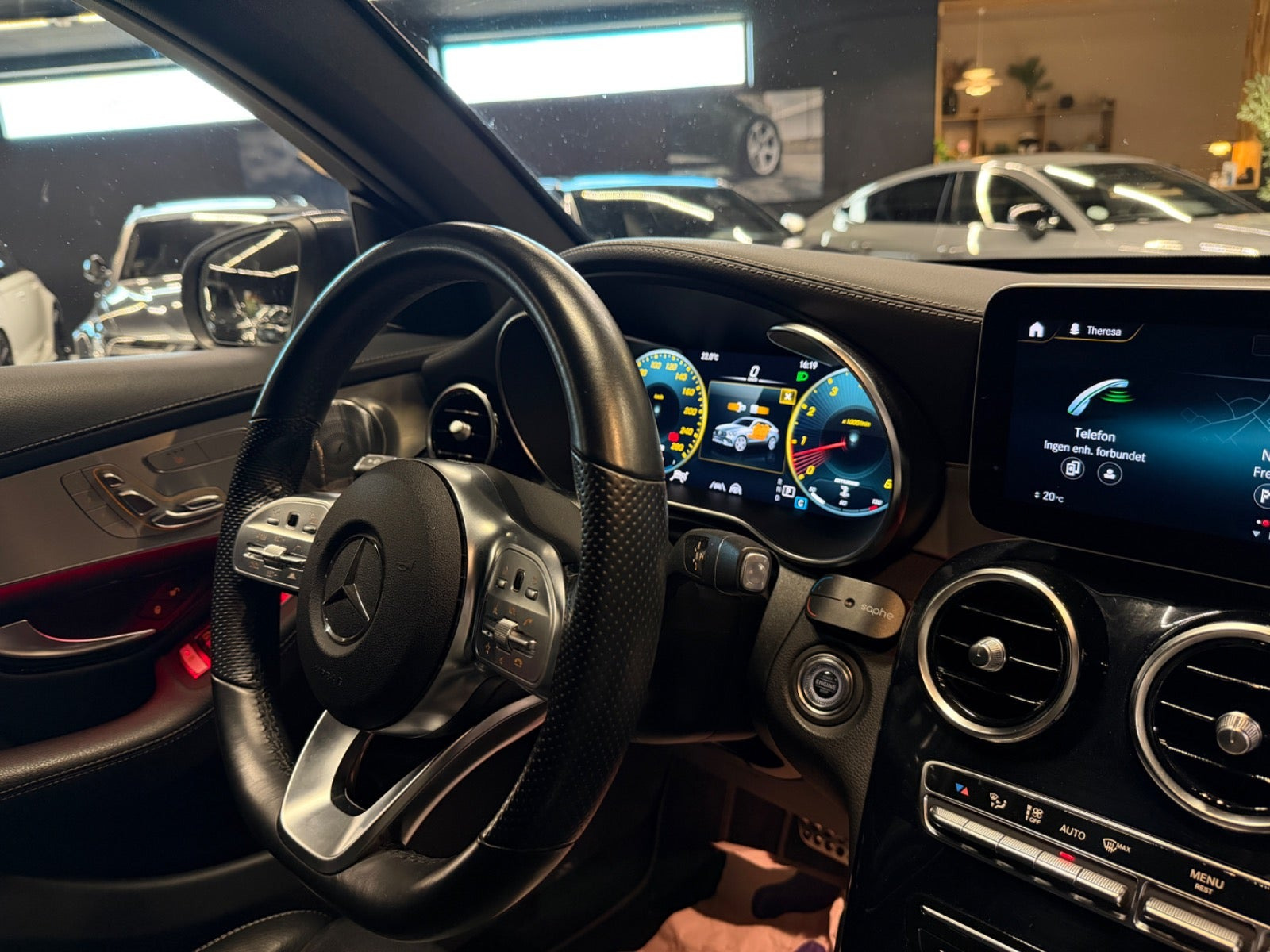 Gul Mercedes GLC43 fra 2020