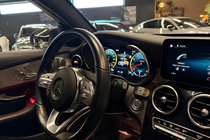 Gul Mercedes GLC43 fra 2020