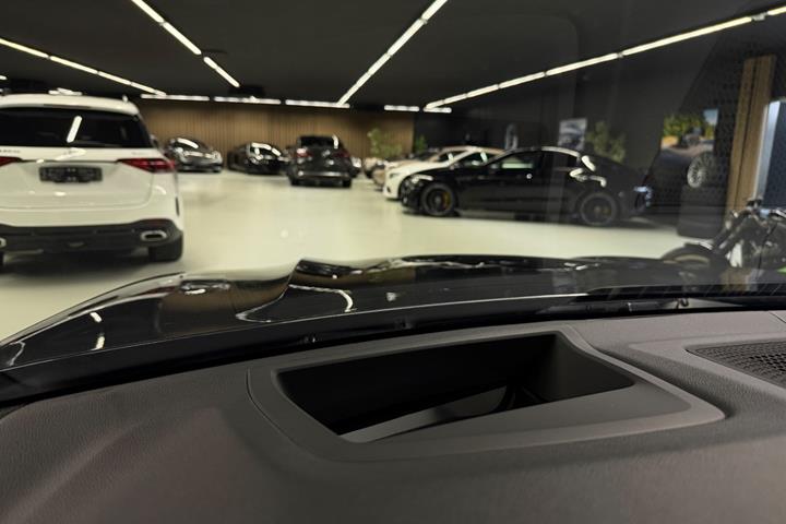 Grøn BMW X5 fra 2022