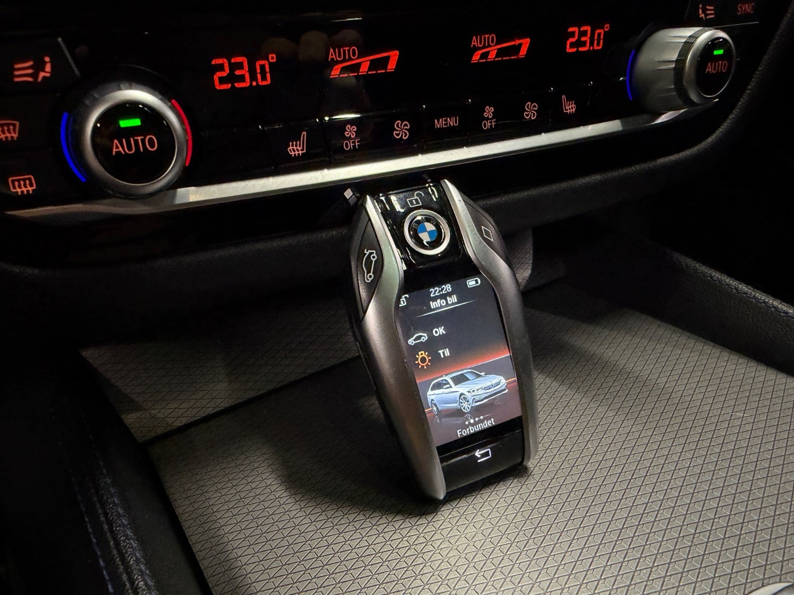 Rød BMW 530d fra 2017