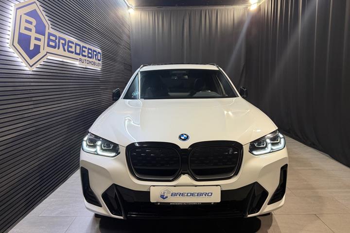 Hvid BMW iX3 fra 2023