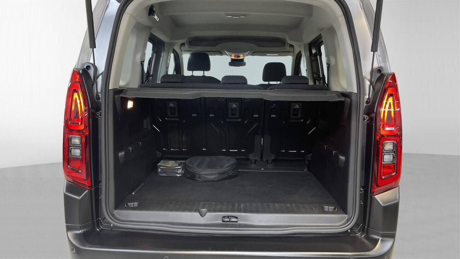 Grå Citroën ë-Berlingo fra 2025