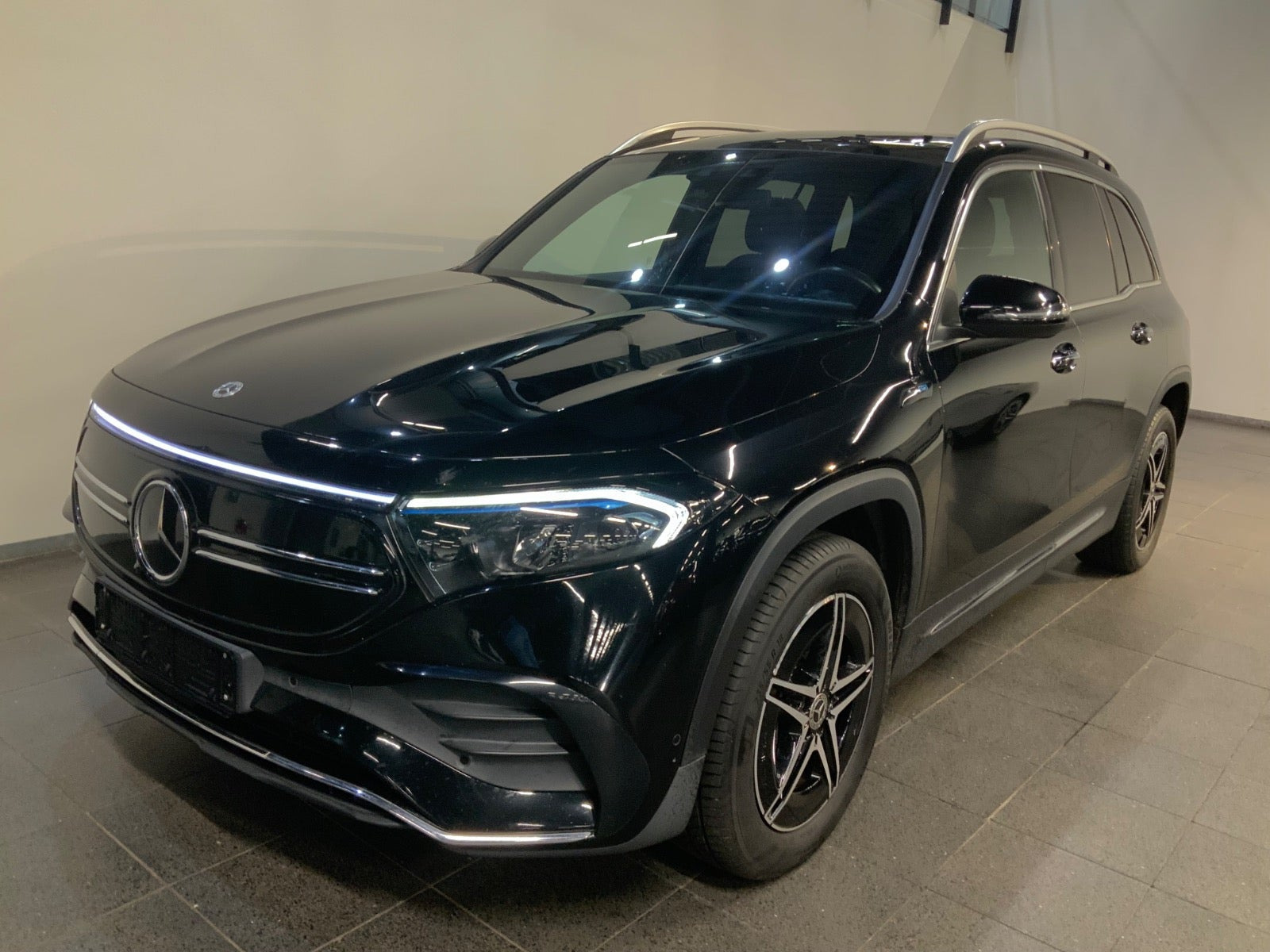 Mercedes EQB300 AMG Line 4Matic