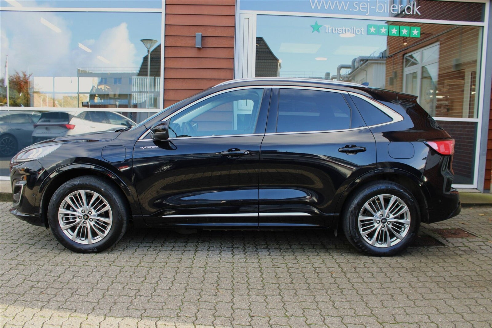 Sort Ford Kuga fra 2022