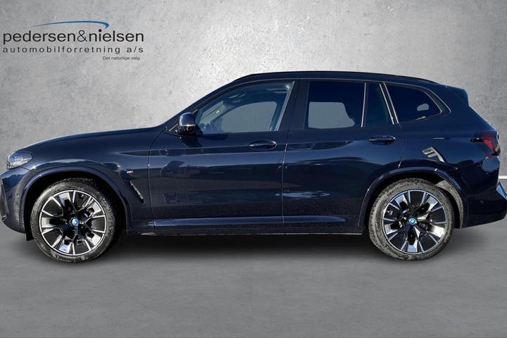 Sort BMW iX3 fra 2023