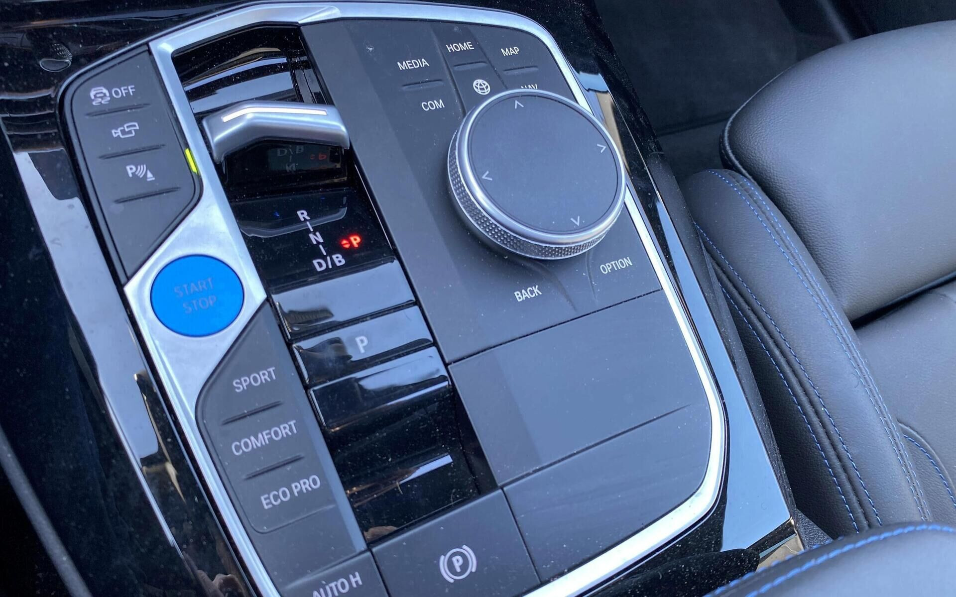 Sort BMW iX3 fra 2023