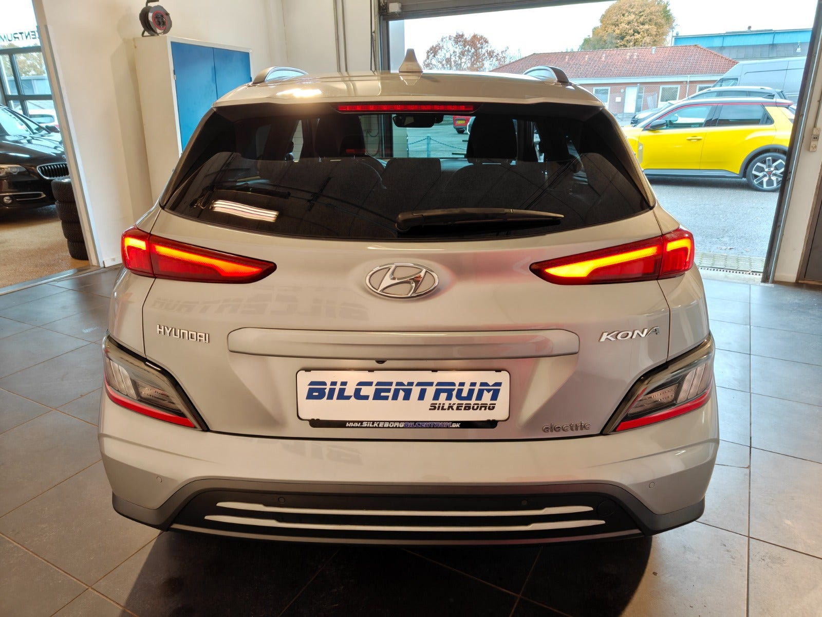 Sølv Hyundai Kona fra 2023