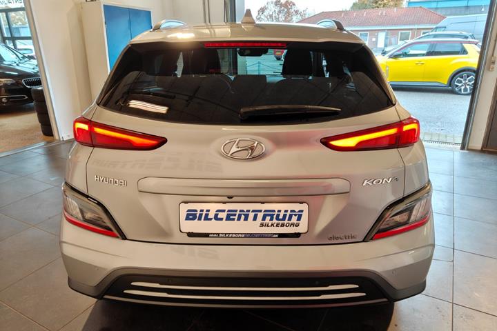 Sølv Hyundai Kona fra 2023