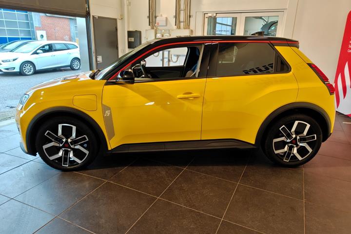 Gul Renault 5 E-Tech fra 2025