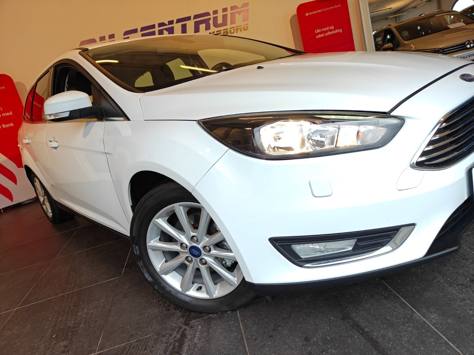 Hvid Ford Focus fra 2017